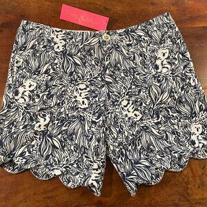 NWT Lilly Pulitzer Scalloped Hem Shorts Navy White Floral Size 2